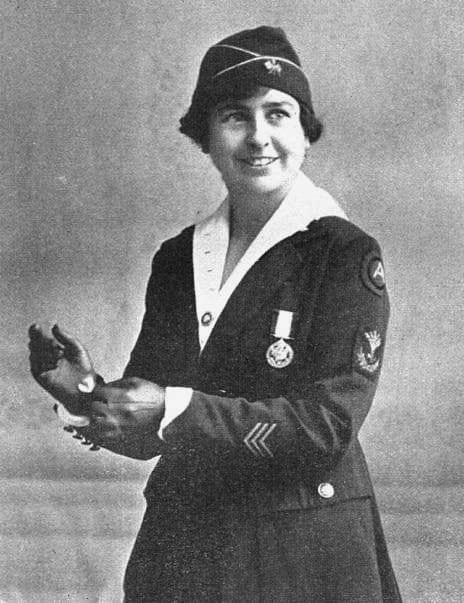 Grace Banker, the chief operator of mobile for American Expeditionary Forces, led 33 women telephone operators to the war front in France during WWI. In 1919, she was honored with the Distinguished Service Medal.