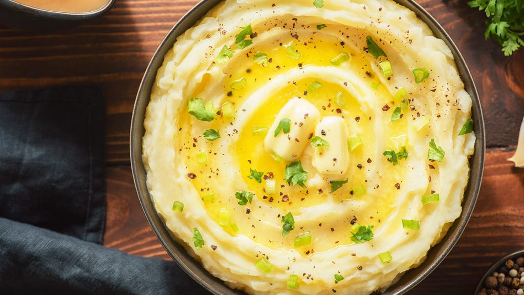 Mashed potatoes with chives and parsely